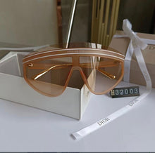 Load image into Gallery viewer, Brand name sunglasses
